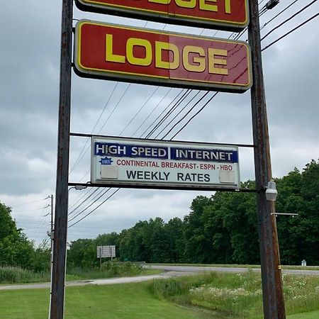 Budget Lodge Newton Falls Exterior photo
